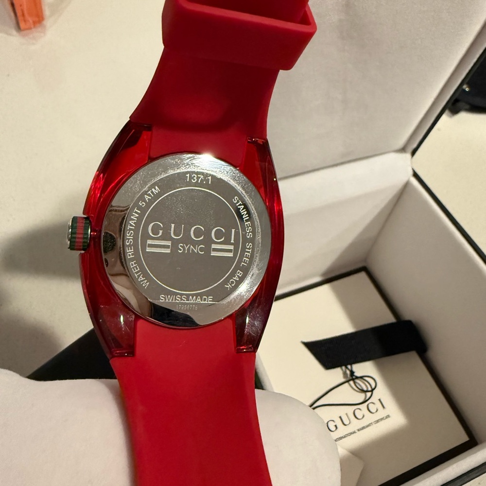 Gucci Sync XXL Rubber Band Gucci Logoed Dial - Picture 7 of 8